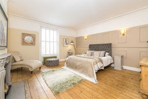 Bed- click for photo gallery